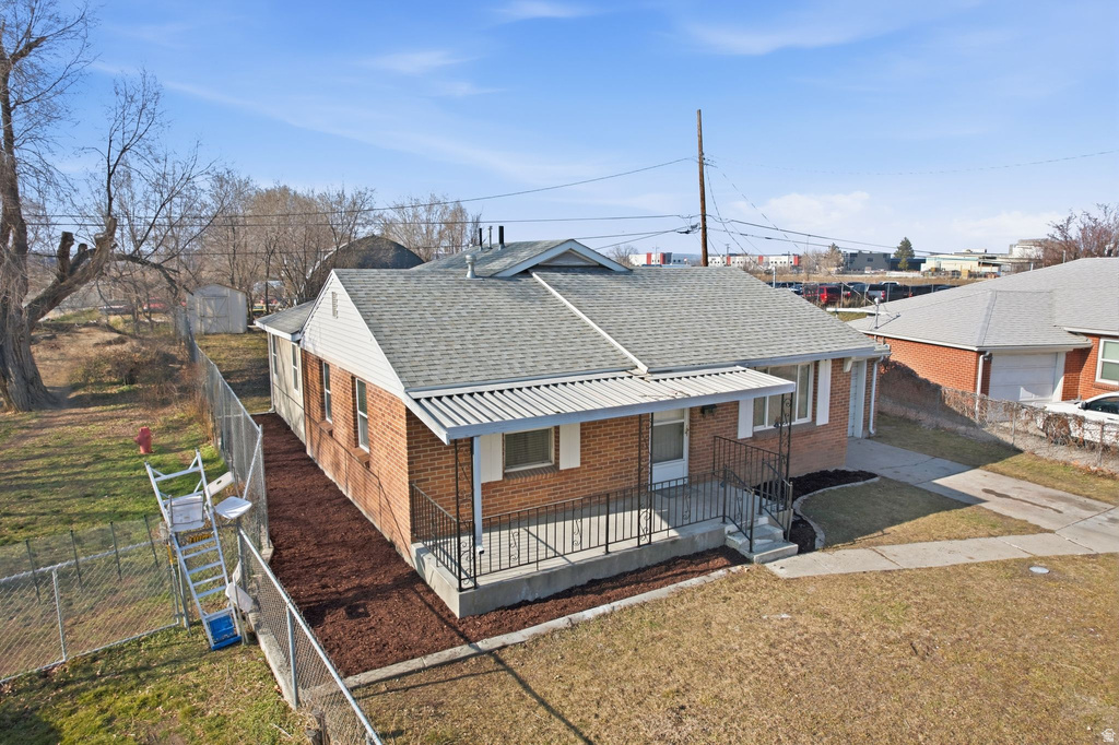 1076 S GLENDALE CIR Salt Lake City, UT 84104