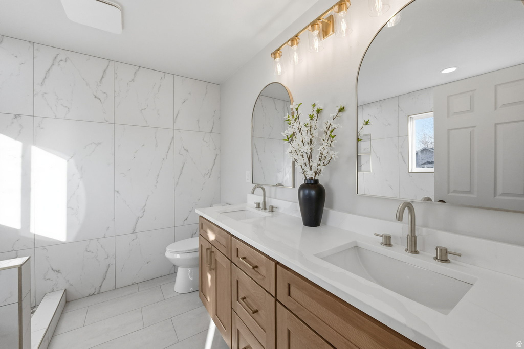 1048 S 925 W Woods Cross, UT 84087