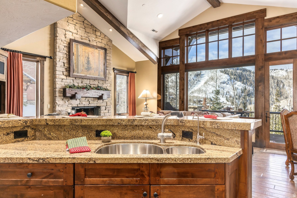 8877 EMPIRE CLUB DR Park City, UT 84060