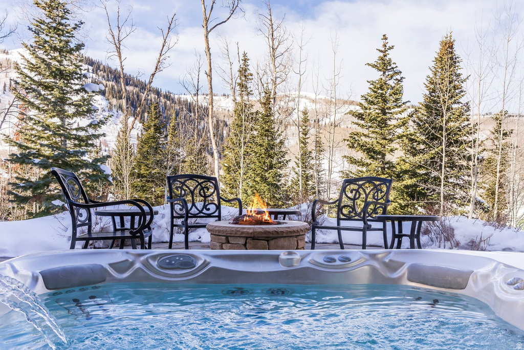 8877 EMPIRE CLUB DR Park City, UT 84060