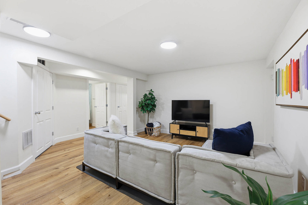 1685 E DOWNINGTON AVE Salt Lake City, UT 84105