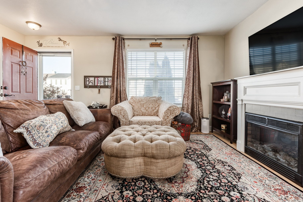 2807 S ARCHMORE CT West Valley City, UT 84128