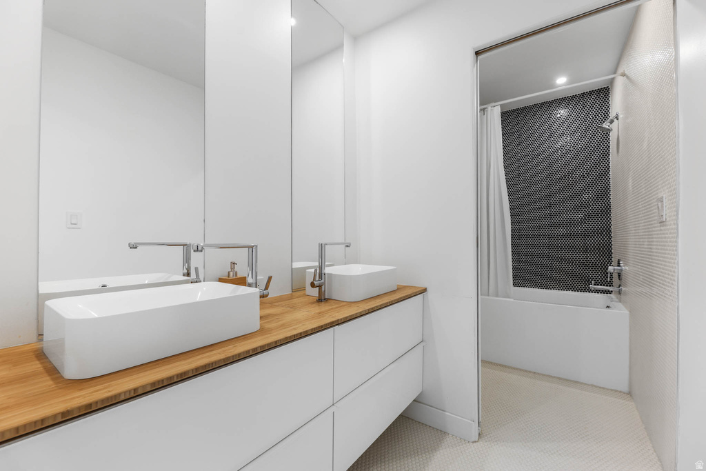 2093 S LAKELINE DR Salt Lake City, UT 84109