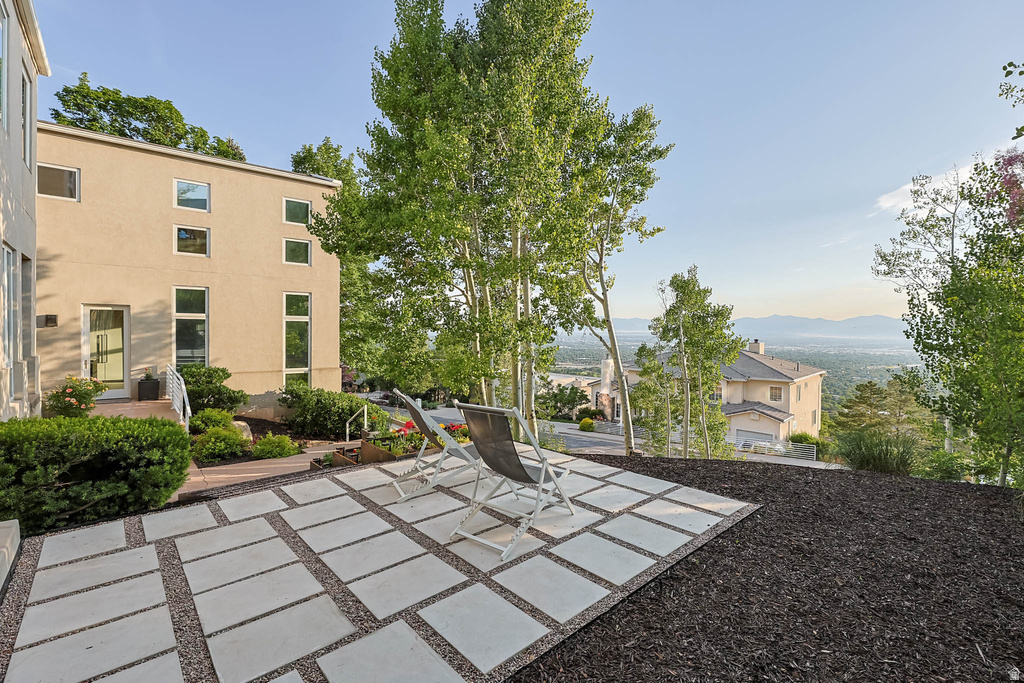 2093 S LAKELINE DR Salt Lake City, UT 84109