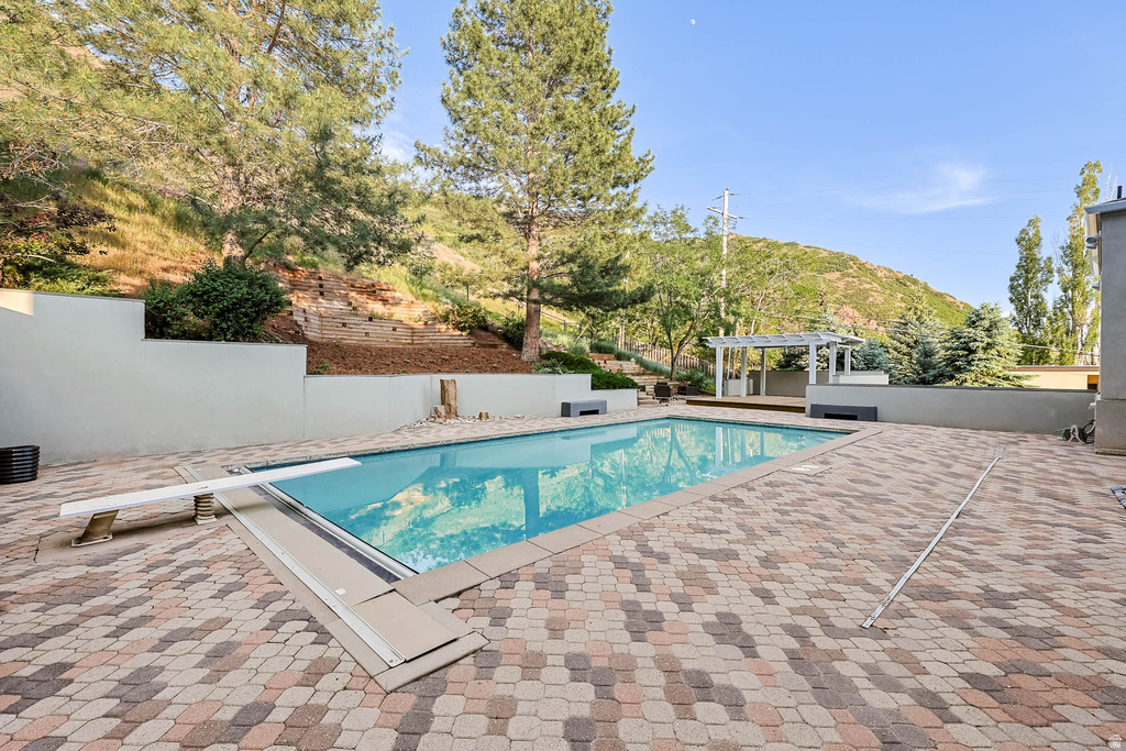 2093 S LAKELINE DR Salt Lake City, UT 84109