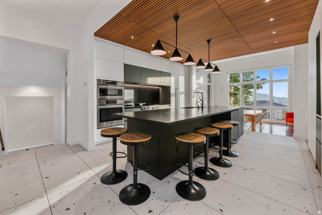 2093 S LAKELINE DR Salt Lake City, UT 84109