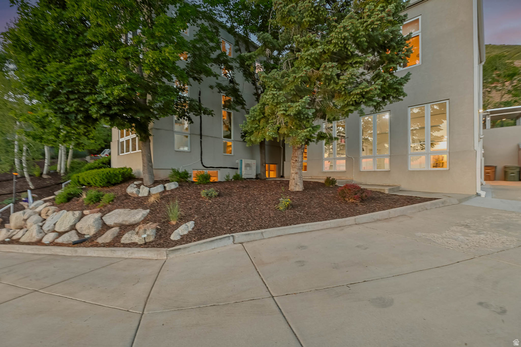 2093 S LAKELINE DR Salt Lake City, UT 84109