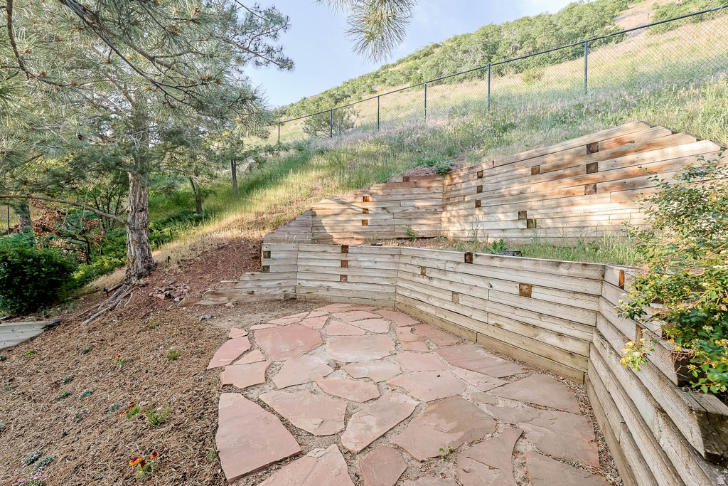 2093 S LAKELINE DR Salt Lake City, UT 84109