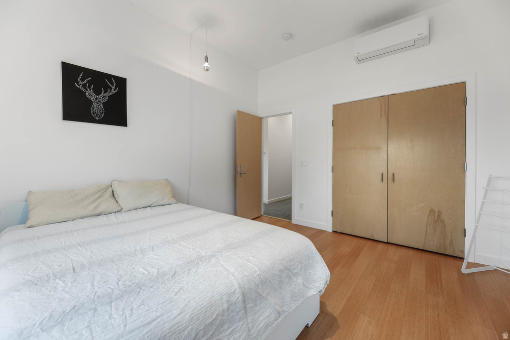 2093 S LAKELINE DR Salt Lake City, UT 84109