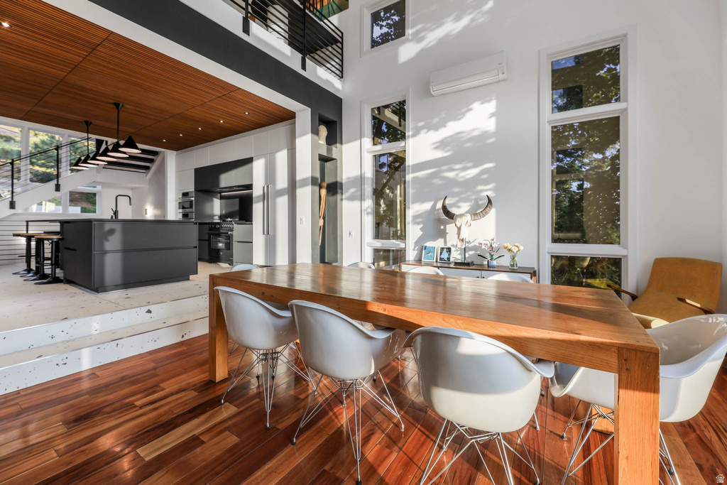 2093 S LAKELINE DR Salt Lake City, UT 84109