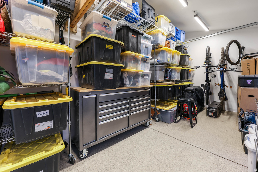 2093 S LAKELINE DR Salt Lake City, UT 84109