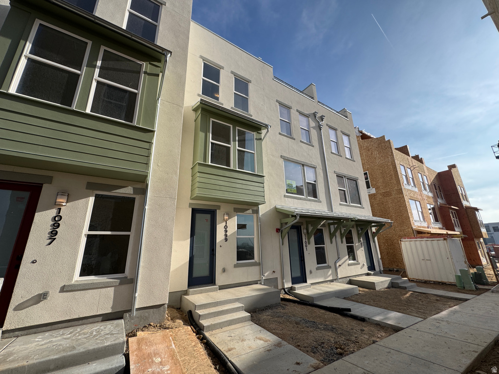 10999 S FREESTONE RD #111 South Jordan, UT 84009