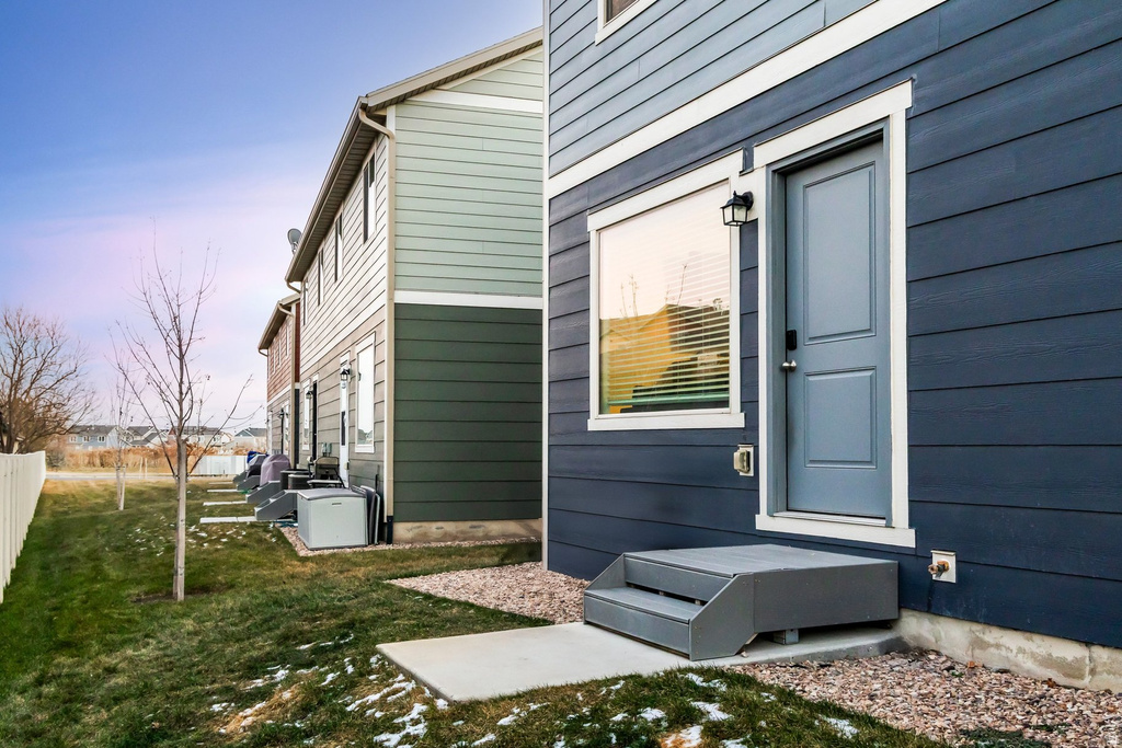 188 E RIVER BEND RD Saratoga Springs, UT 84045