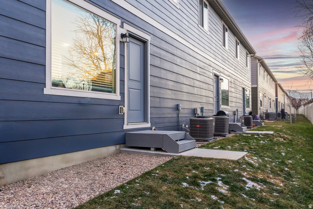 188 E RIVER BEND RD Saratoga Springs, UT 84045