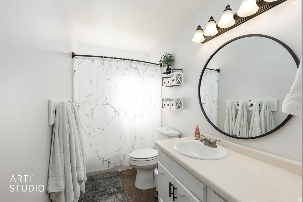 593 W 950 N Clinton, UT 84015