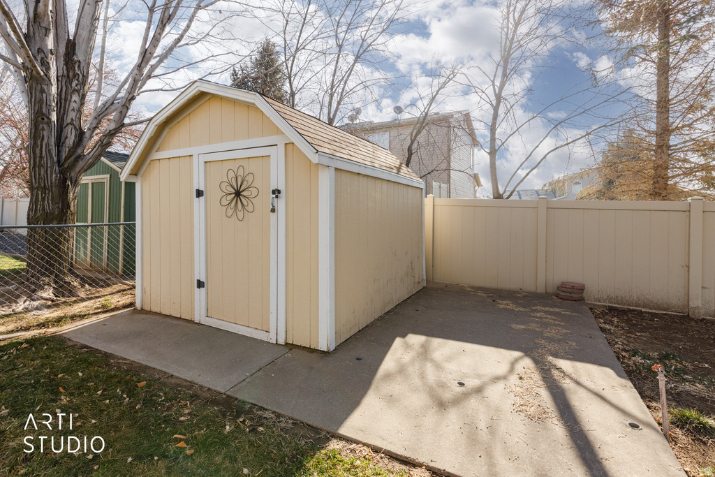 593 W 950 N Clinton, UT 84015