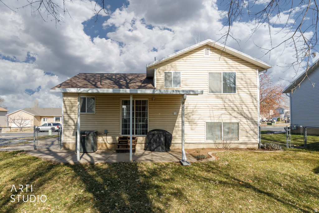 593 W 950 N Clinton, UT 84015