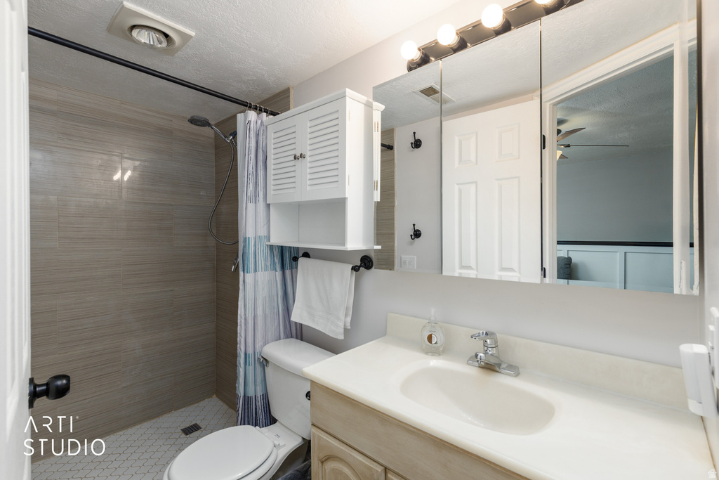 593 W 950 N Clinton, UT 84015