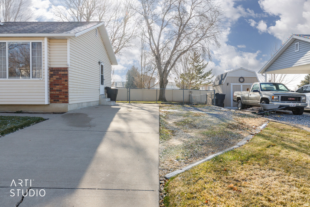 593 W 950 N Clinton, UT 84015