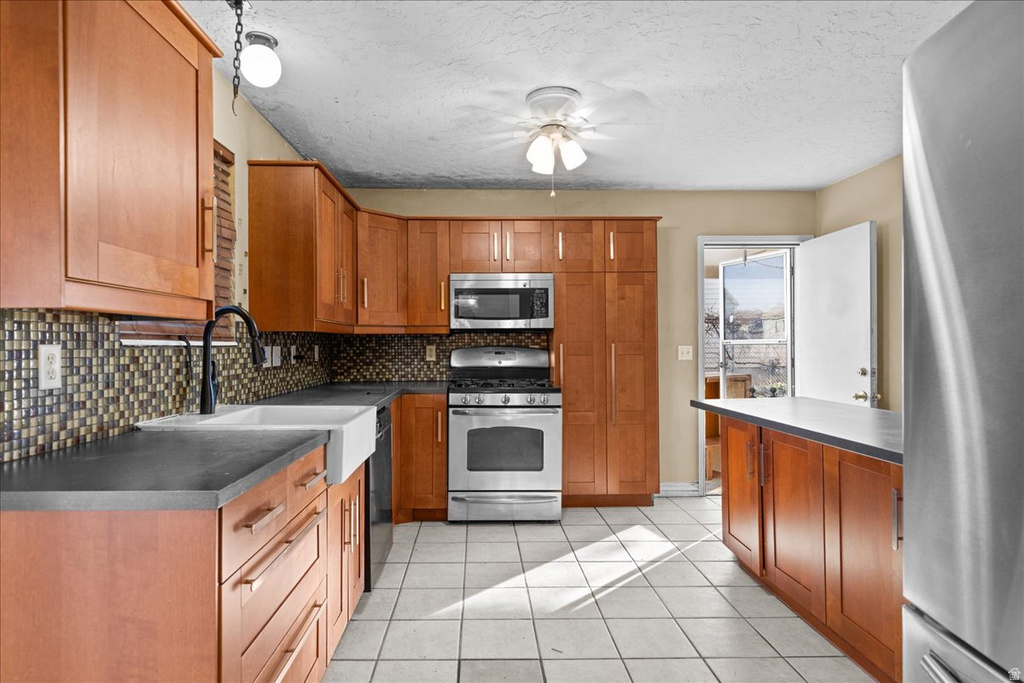 3633 S TOOLSON DR Magna, UT 84044