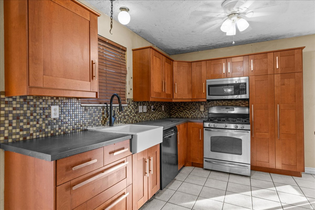 3633 S TOOLSON DR Magna, UT 84044