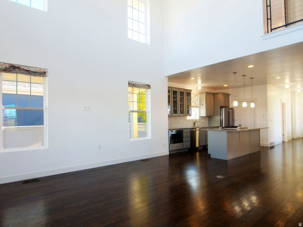 10328 S YELLOW KNIFE WAY South Jordan, UT 84009