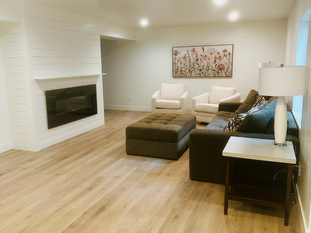 10328 S YELLOW KNIFE WAY South Jordan, UT 84009