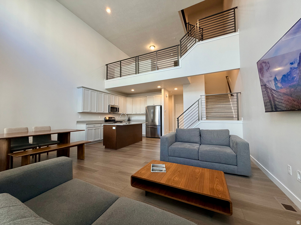 15085 S REINS WAY Bluffdale, UT 84065