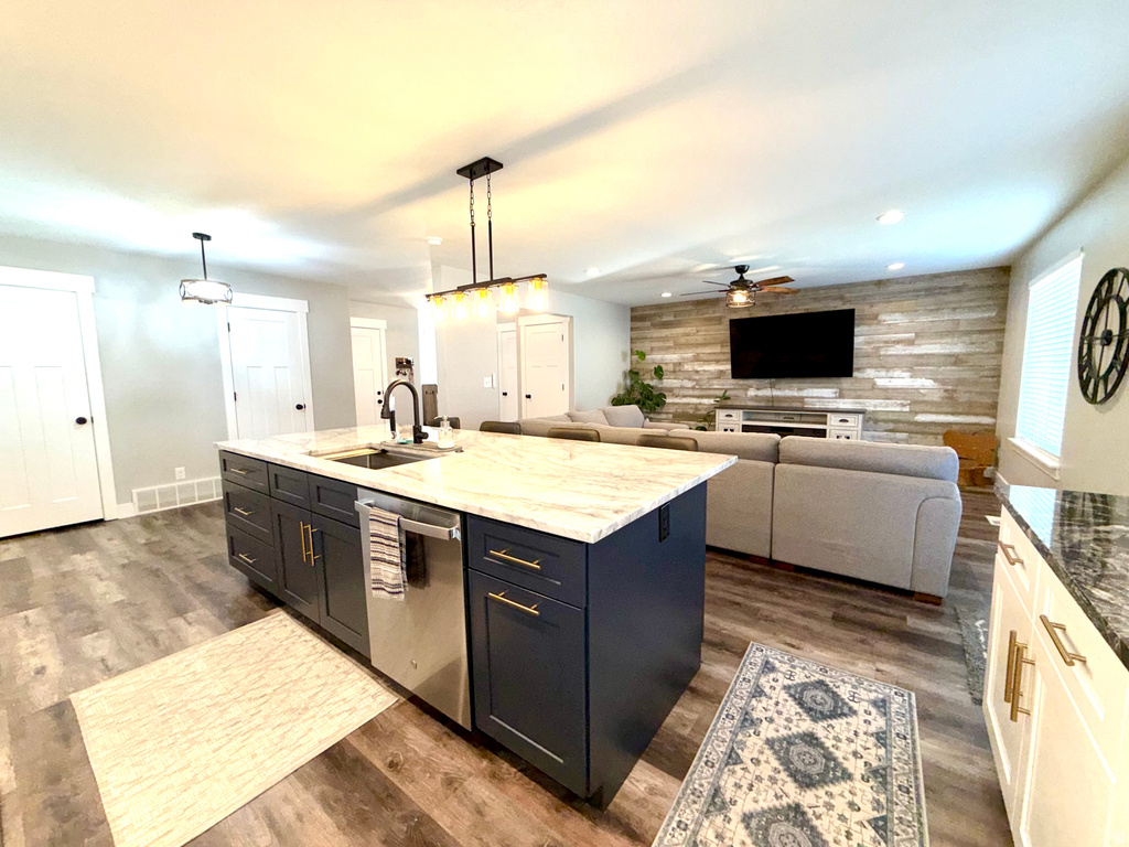 35 E WATER LN Vineyard, UT 84059