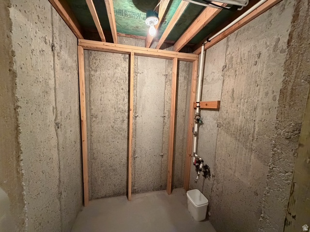 35 E WATER LN Vineyard, UT 84059