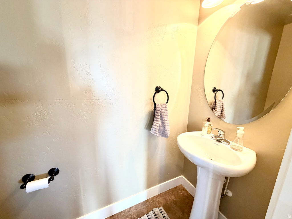 35 E WATER LN Vineyard, UT 84059