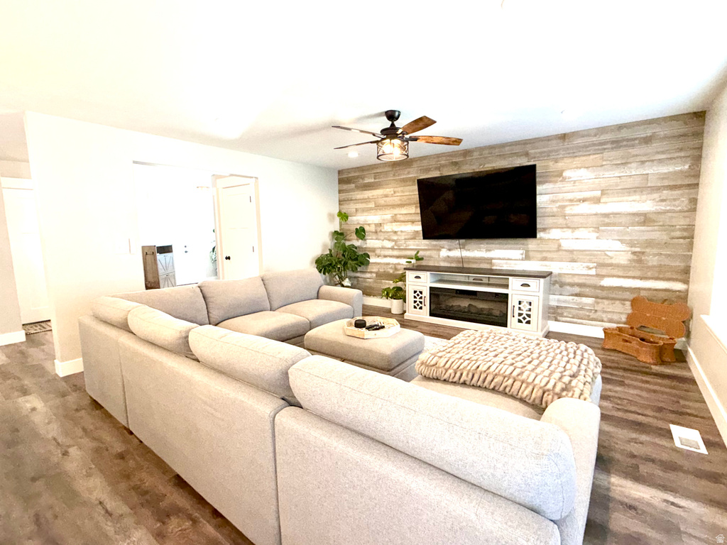 35 E WATER LN Vineyard, UT 84059