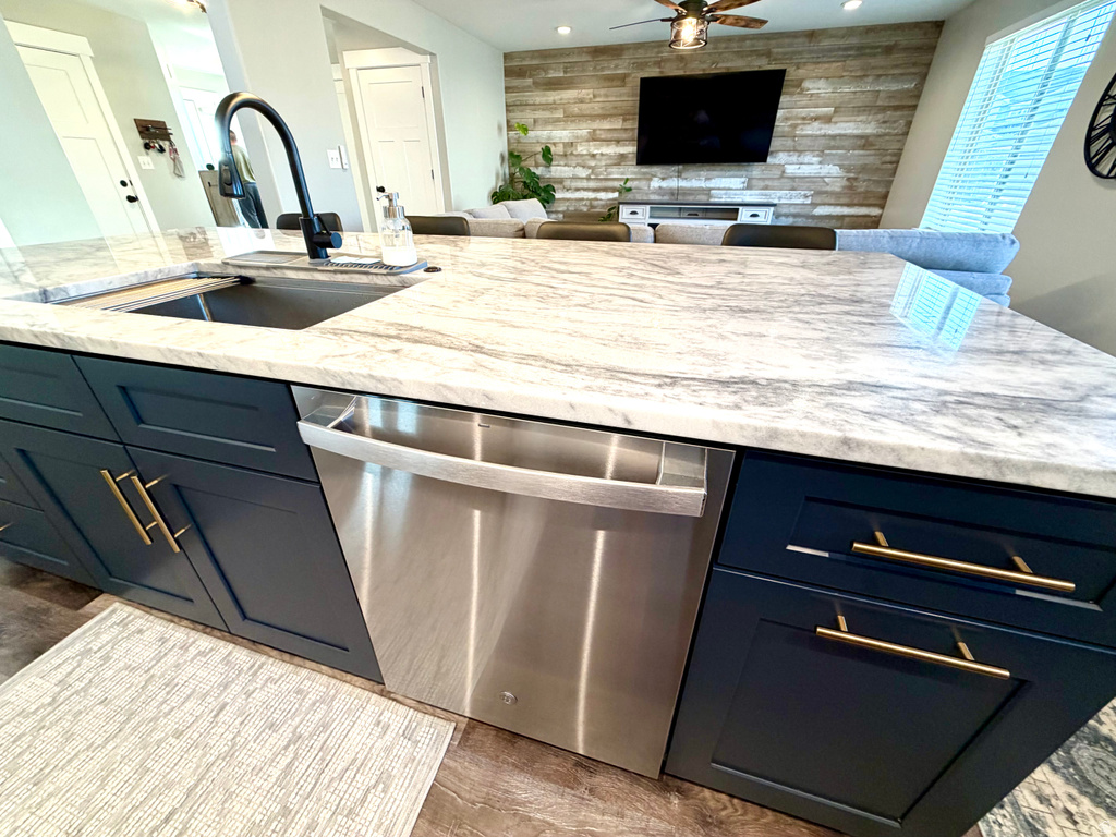 35 E WATER LN Vineyard, UT 84059