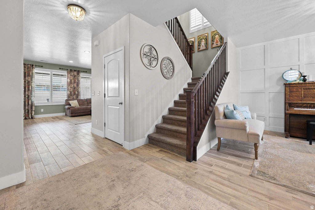 947 ELIZABETH DR North Salt Lake, UT 84054