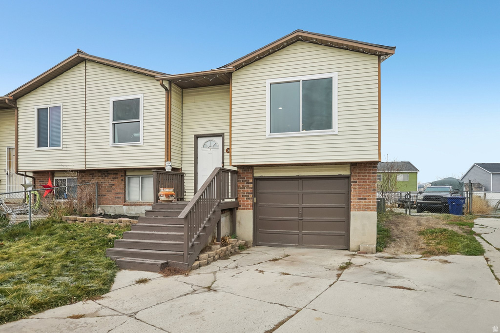 8064 W MELVILLE CIR Magna, UT 84044