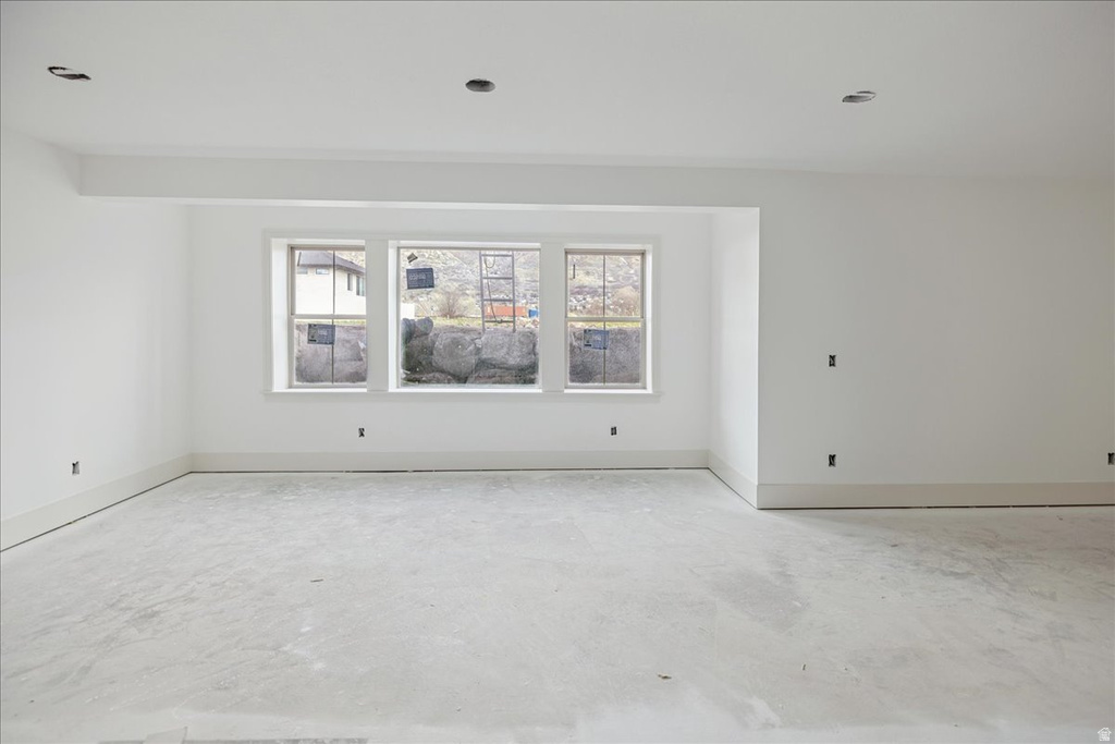 587 S DANIEL DR #817 Farmington, UT 84025