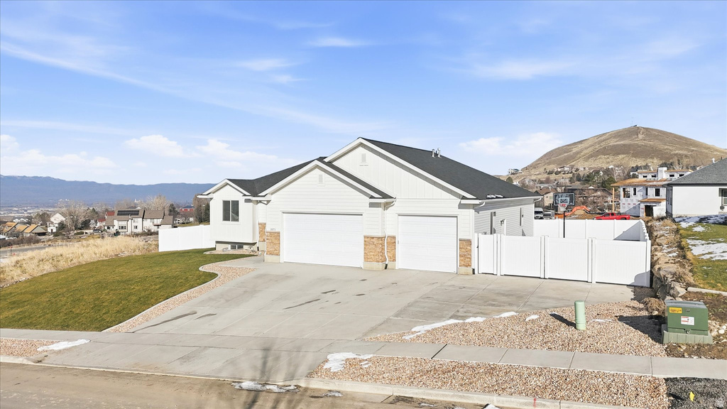 1071 E 160 N Hyde Park, UT 84318