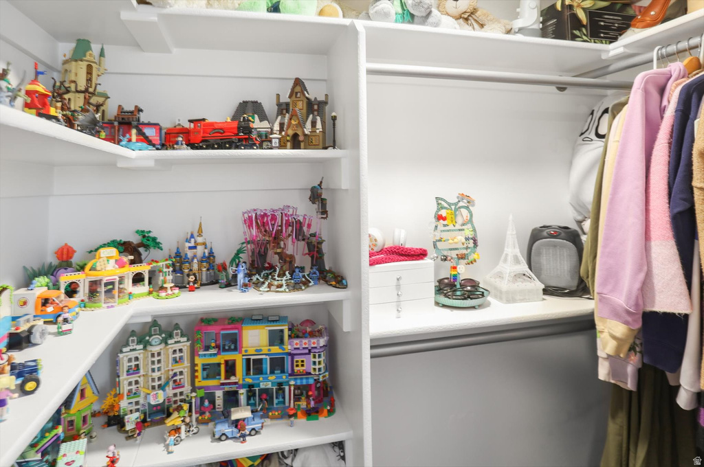 1071 E 160 N Hyde Park, UT 84318