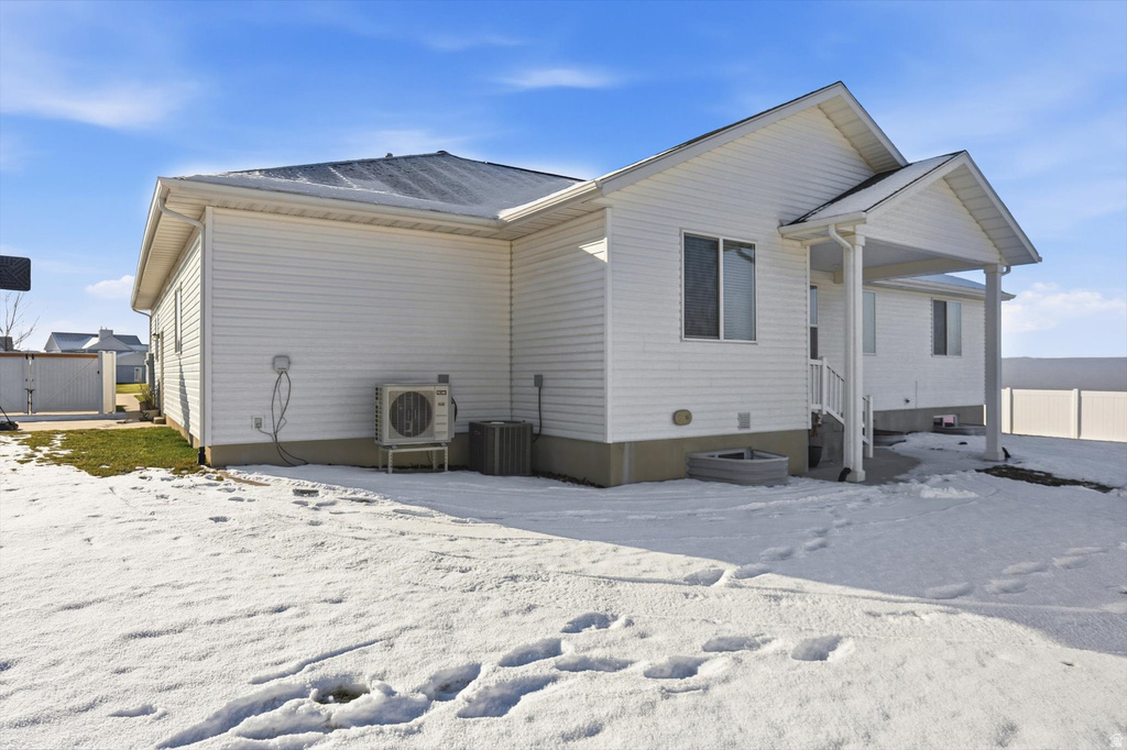 1071 E 160 N Hyde Park, UT 84318