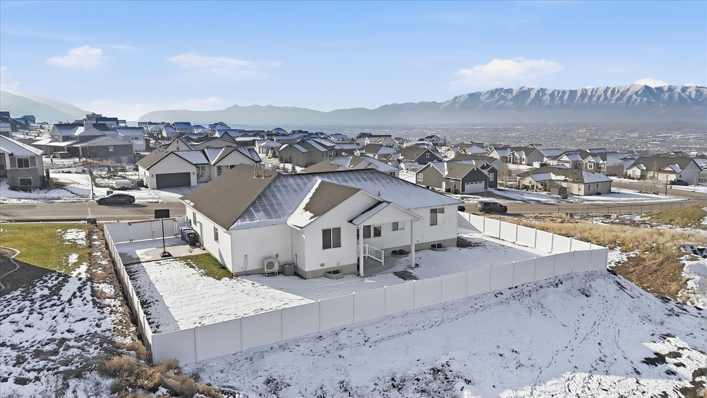 1071 E 160 N Hyde Park, UT 84318