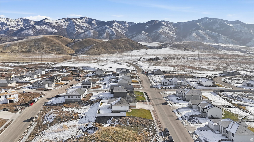 1071 E 160 N Hyde Park, UT 84318