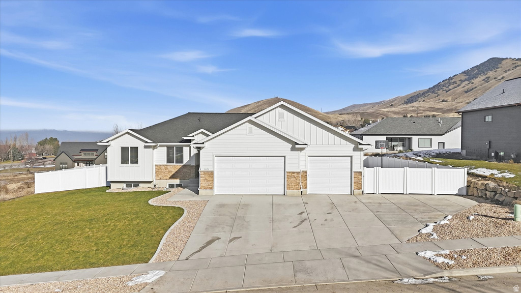 1071 E 160 N Hyde Park, UT 84318
