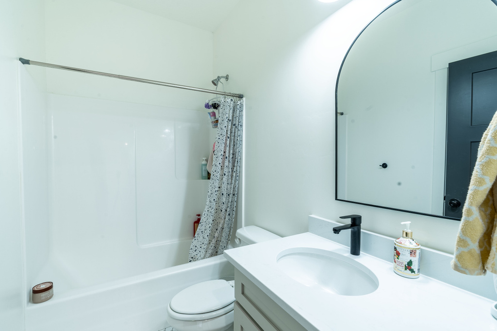 1118 E 1310 S Garland, UT 84312