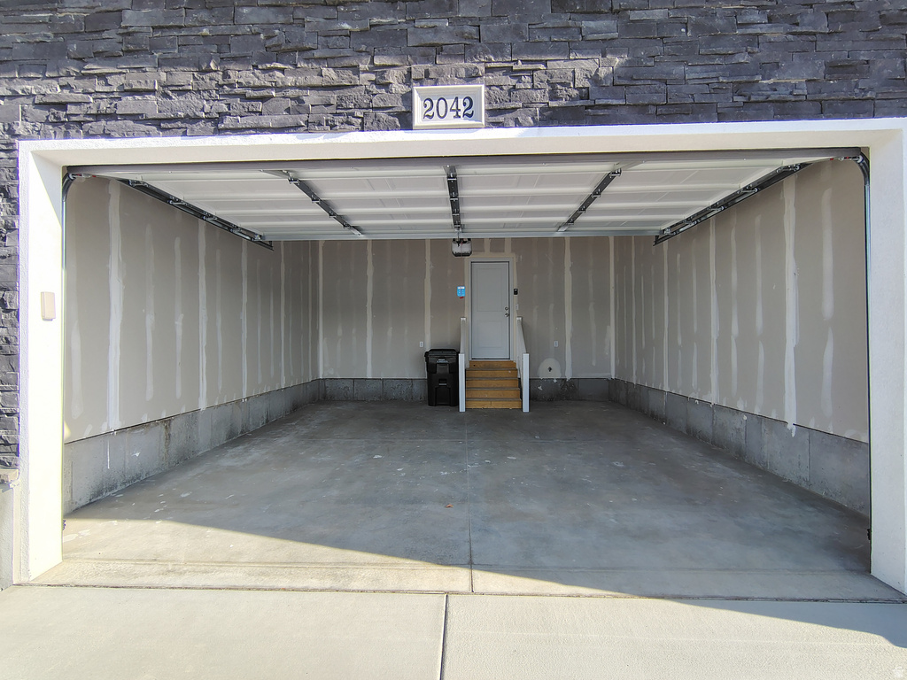 2042 N ESSIE DR Tooele, UT 84074