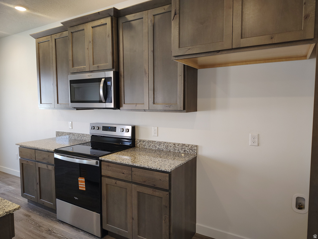 2042 N ESSIE DR Tooele, UT 84074