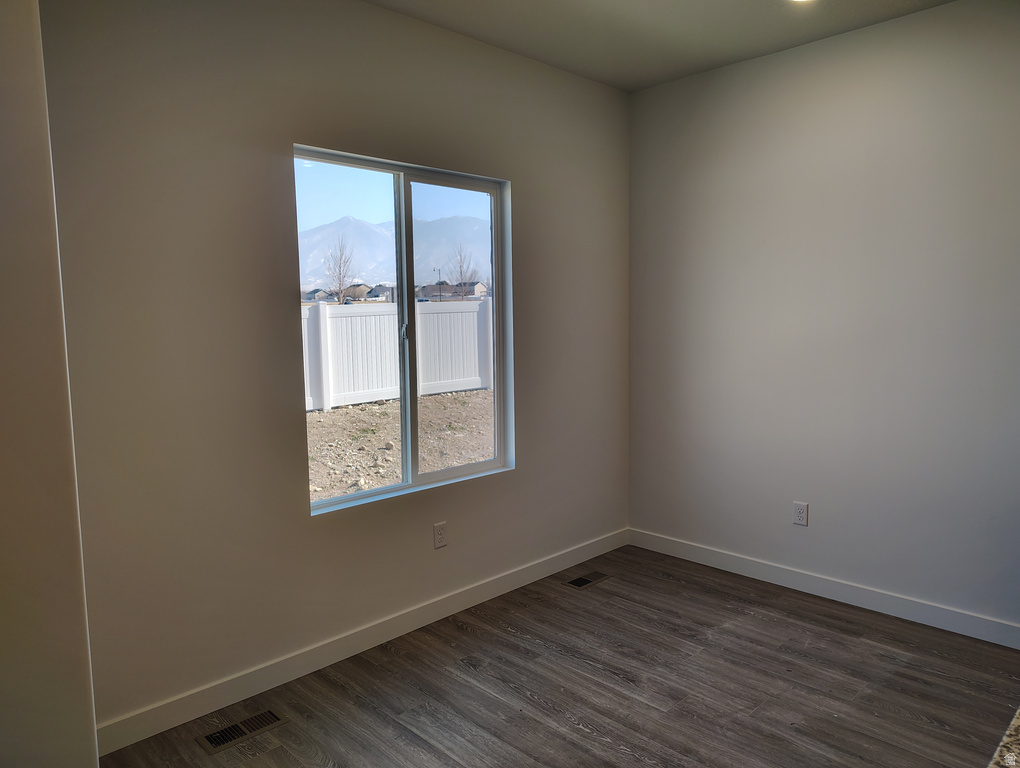 2042 N ESSIE DR Tooele, UT 84074