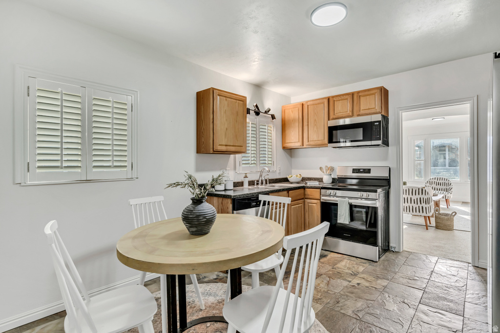 651 E ROOSEVELT AVE Salt Lake City, UT 84105