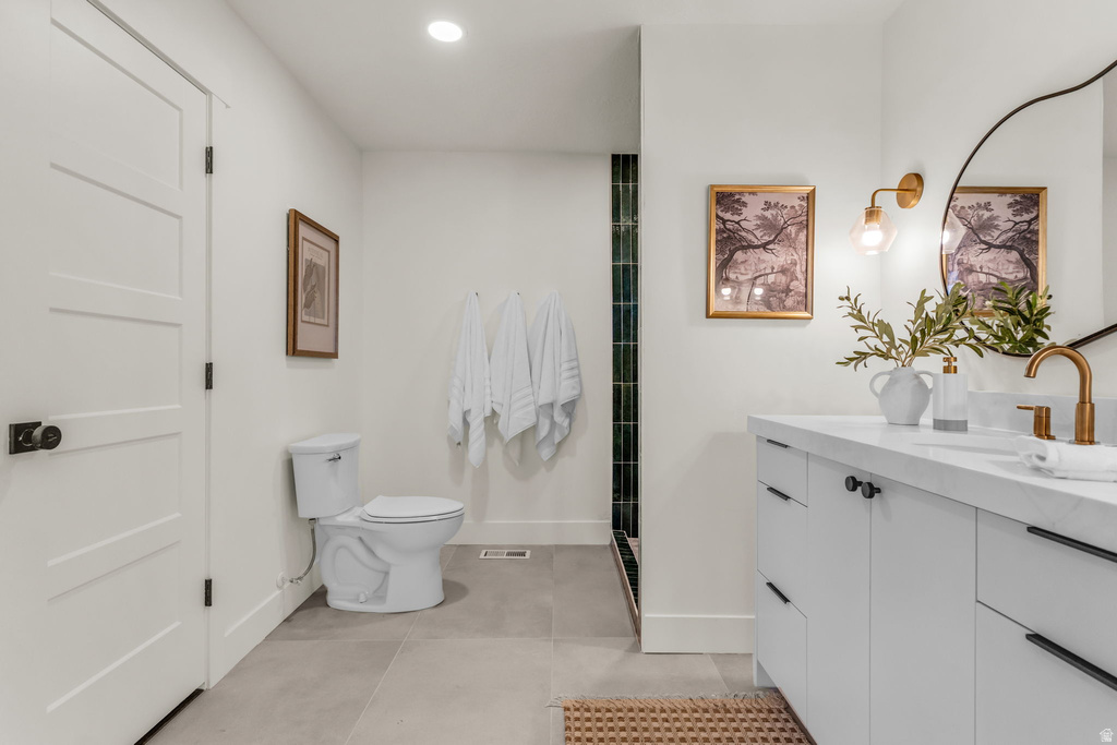 2250 E HIGH MOUNTAIN DR Sandy, UT 84092