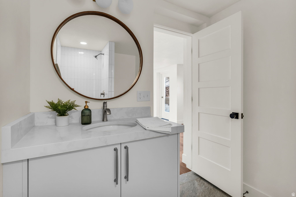 2250 E HIGH MOUNTAIN DR Sandy, UT 84092