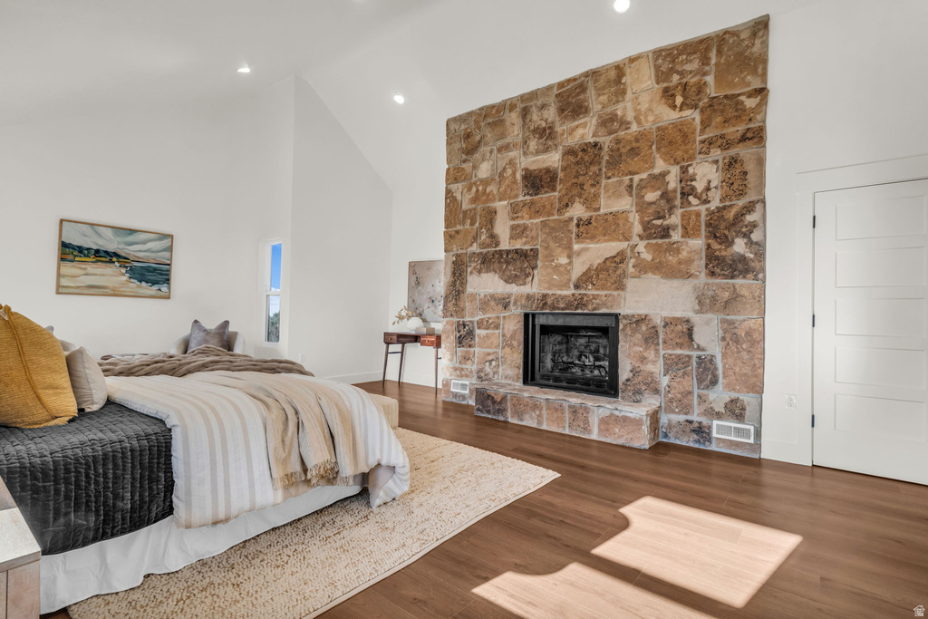 2250 E HIGH MOUNTAIN DR Sandy, UT 84092